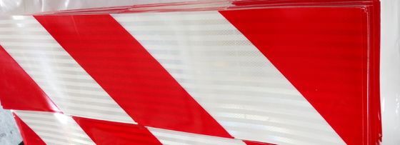 135mm*565mm 安全反射ステッカー パーソナライズされた 後部マーク 重型車両のための反射ステッカープレート