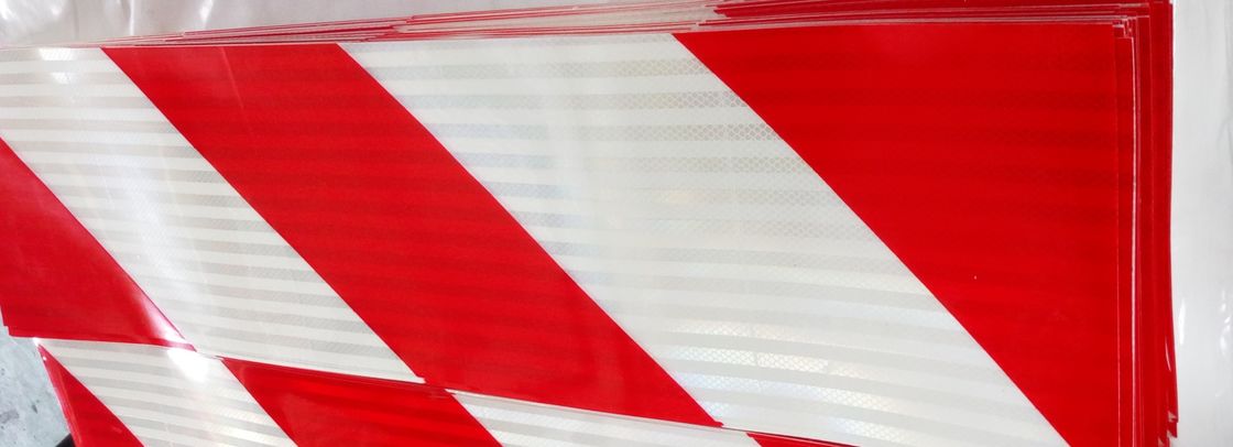 135mm*565mm 安全反射ステッカー パーソナライズされた 後部マーク 重型車両のための反射ステッカープレート